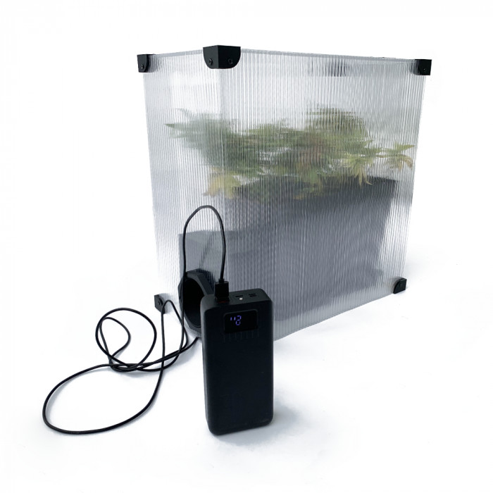 Die Mini Grow Box von Bonsanto in der Größe XS dient dem unaufälligen Anbau durch eine verschwommenheits Optik und kann durch die Powerbank betrieben werden.